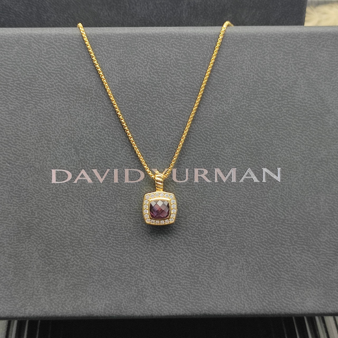 David Yurman  z紫钻金色四方钻项链。 链条粗1.5mm，长度45+5cm延迟链 
  编