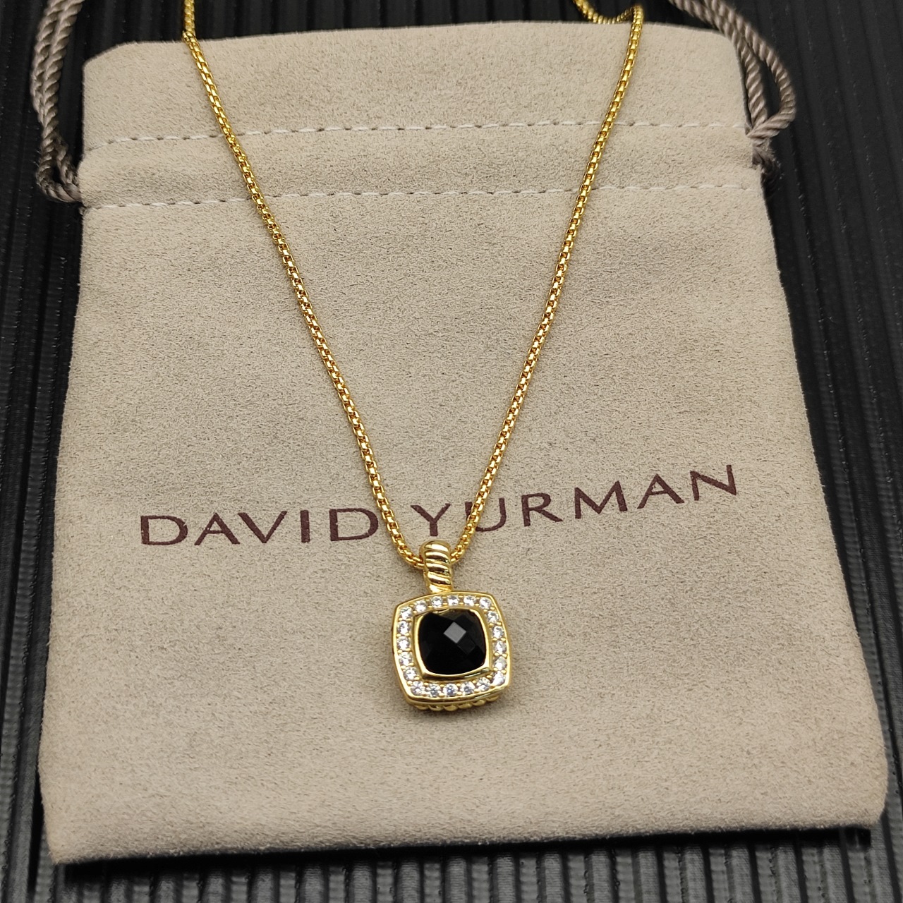 David Yurman  黑钻金色四方钻项链。 链条粗1.5mm，长度45+5cm延迟链 
  编号