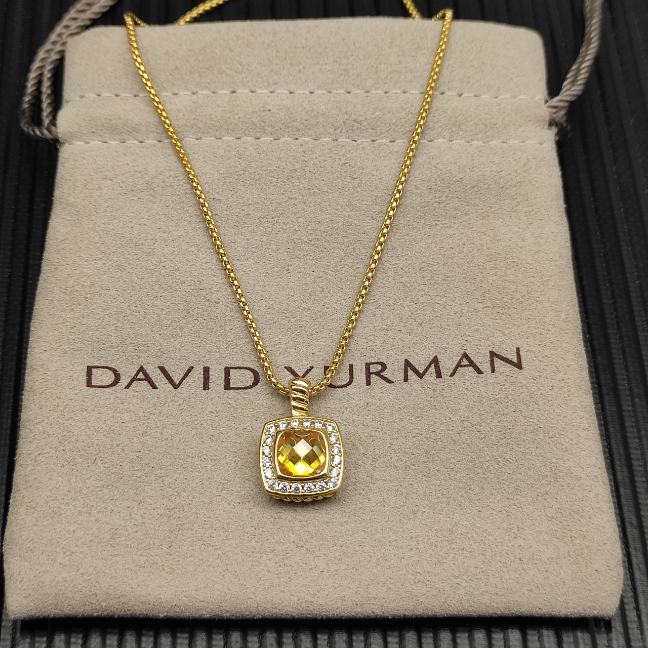 David Yurman  黄钻金色四方钻项链。 链条粗1.5mm，长度45+5cm延迟链 
  编号