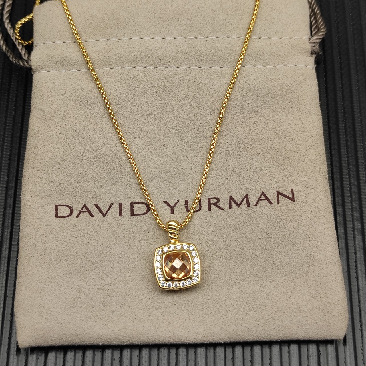 David Yurman  香槟钻金色四方钻项链。 链条粗1.5mm，长度45+5cm延迟链 
  编