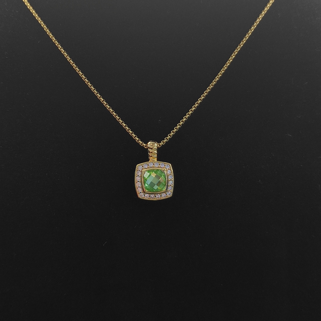 David Yurman  绿钻金色四方钻项链。 链条粗1.5mm，长度45+5cm延迟链 
  编号
