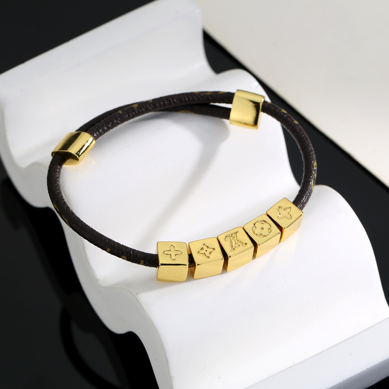 louis vuitton lv circle reversible bracelet