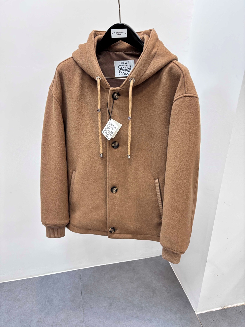 NO:675221,Brand Loewe Material imported wool cashmere Craftsmanship Size 48-56 (special size customization),,loewe,Top Customize119860909品牌罗意威 材质进口羊毛羊绒 工艺 尺码48-56（特殊尺码定制）,,loewe,Top Customize1,Men's clothing