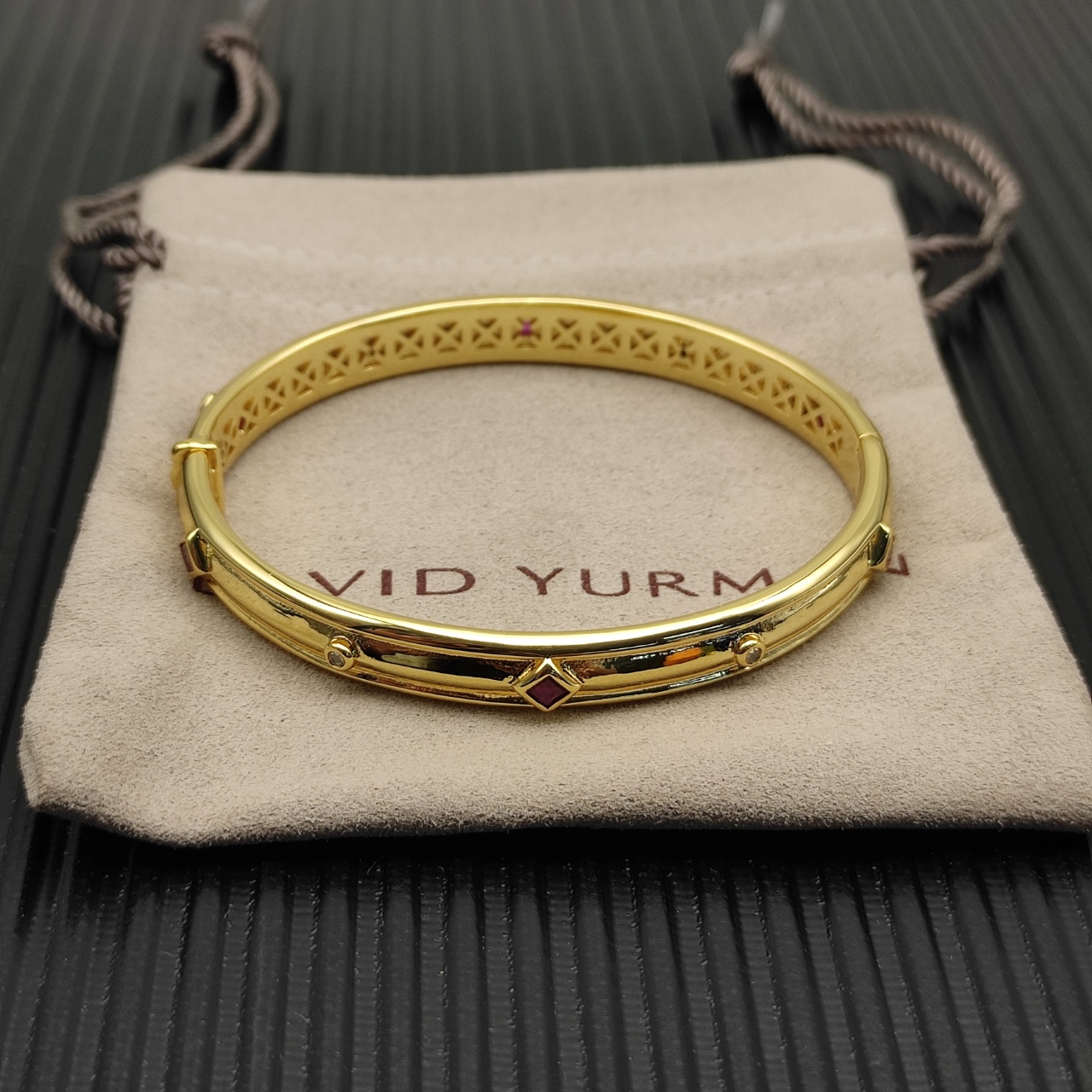 NO:663943,David Yurman golden red diamond 8mm Renaissance band bracelet. No. DYSZ-391, jewelry boutique, bracelet19860909David Yurman金色红钻8mm文艺复兴乐队手镯.  编号 DYSZ-391,饰品精品,bracelet,Jewelry