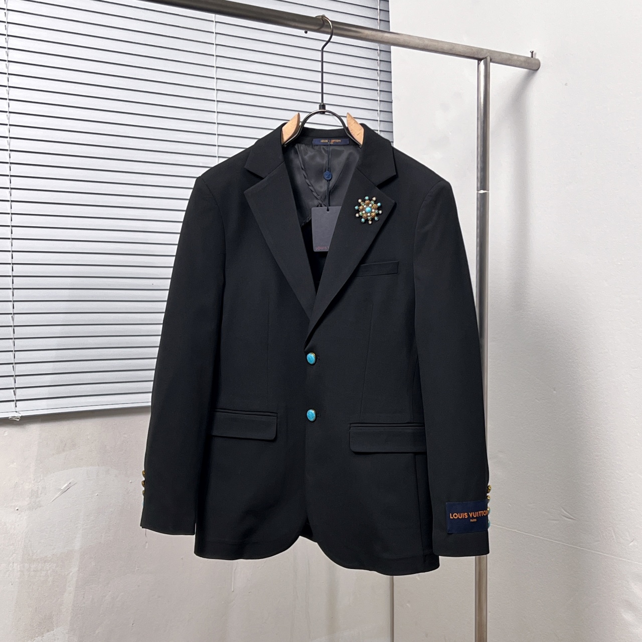 P295 Traje Louis Vuitto*/Louis Vuitton turquesa accesorios cosidos a mano Talla: 48.50.52.54.56.58
