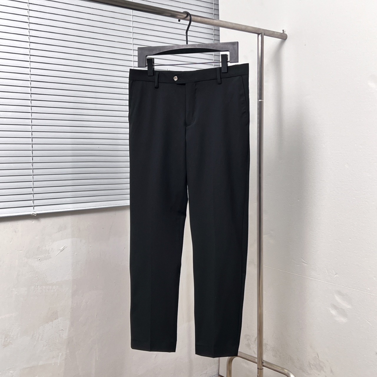 P170 DIO*/Dior botones metálicos adornados con pantalón con brazalete de abeja Número de código: 30.31.32.33.34.36.38