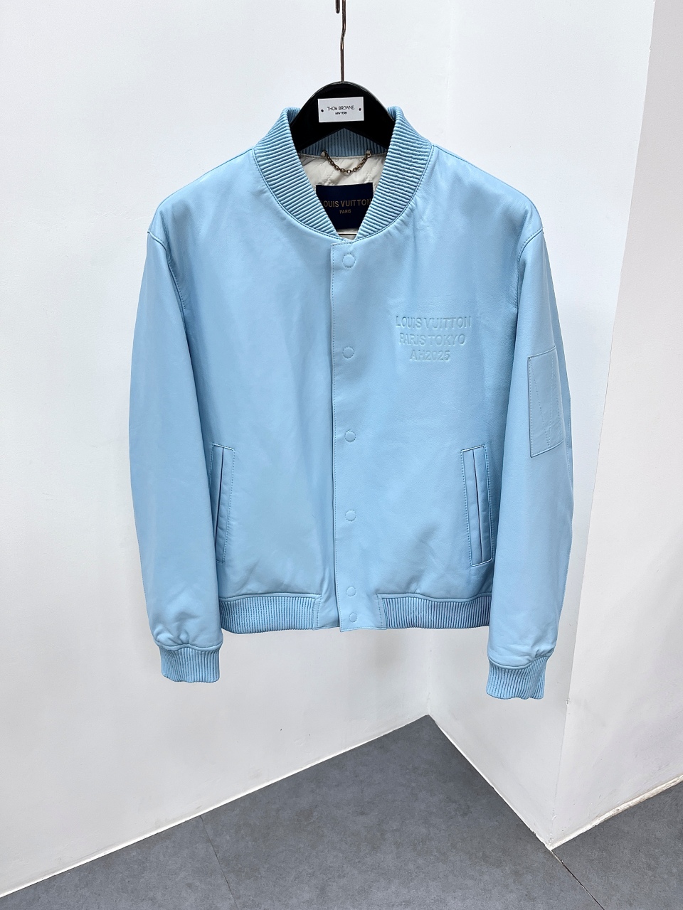 NO:940200,26110 brand lv material imported sheepskin craftsmanship same style for men and women size 48-56 (special size customization),,louis vuitton,sheepskin,Top Customize11986090926110品牌lv 材质进口绵羊皮 工艺 男女同款 尺码48-56（特殊尺码定制）,,louis vuitton,sheepskin,Top Customize1,Men's clothing
