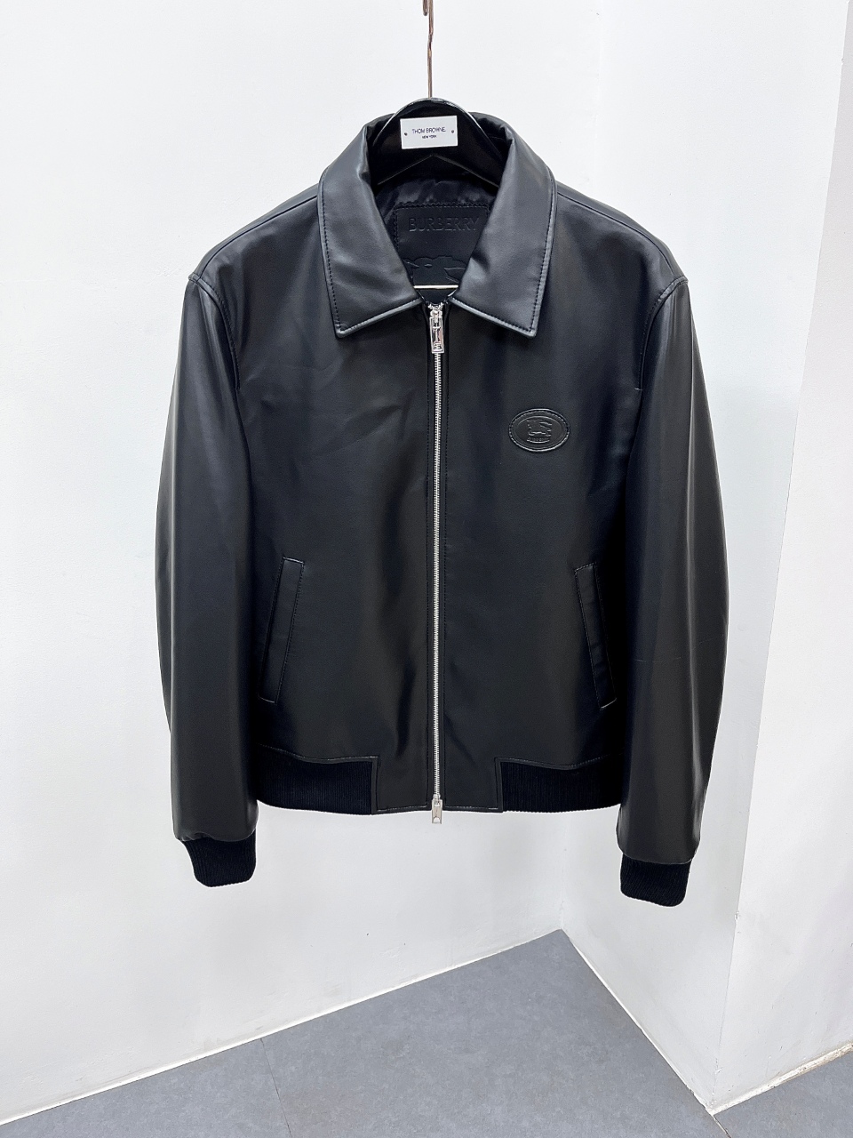 NO:940221,Brand Burberry Material imported sheepskin Craftsmanship Size 48-56 (special size customization),,burberry,sheepskin,Top Customize119860909品牌巴宝莉 材质进口绵羊皮 工艺 尺码48-56（特殊尺码定制）,,burberry,sheepskin,Top Customize1,Men's clothing