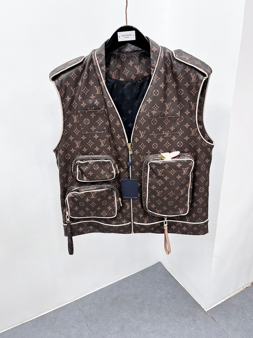 NO:940216,Brand Louis Vuitton Material imported cowhide Craftsmanship Size 48-56 (special size customization),,louis vuitton,cowhide,Top Customize119860909品牌路易威登 材质进口牛皮 工艺 尺码48-56（特殊尺码定制）,,louis vuitton,cowhide,Top Customize1,Men's clothing