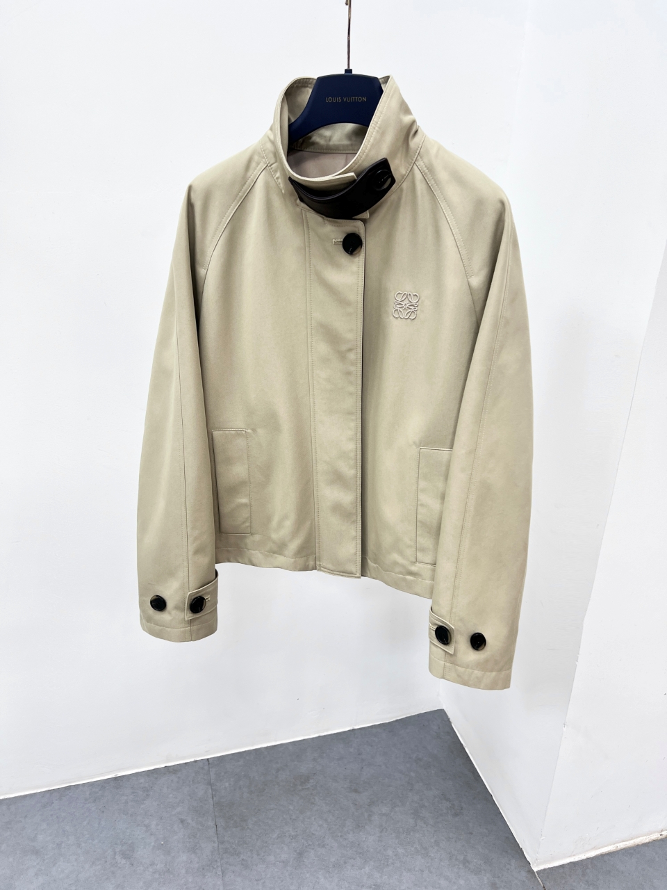 NO:940250,Brand Loewe Material Imported Fabric Technology Size 48-56 (special size customization),,loewe,Top Customize119860909品牌罗意威 材质进口面料 工艺 尺码48-56（特殊尺码定制）,,loewe,Top Customize1,Men's clothing