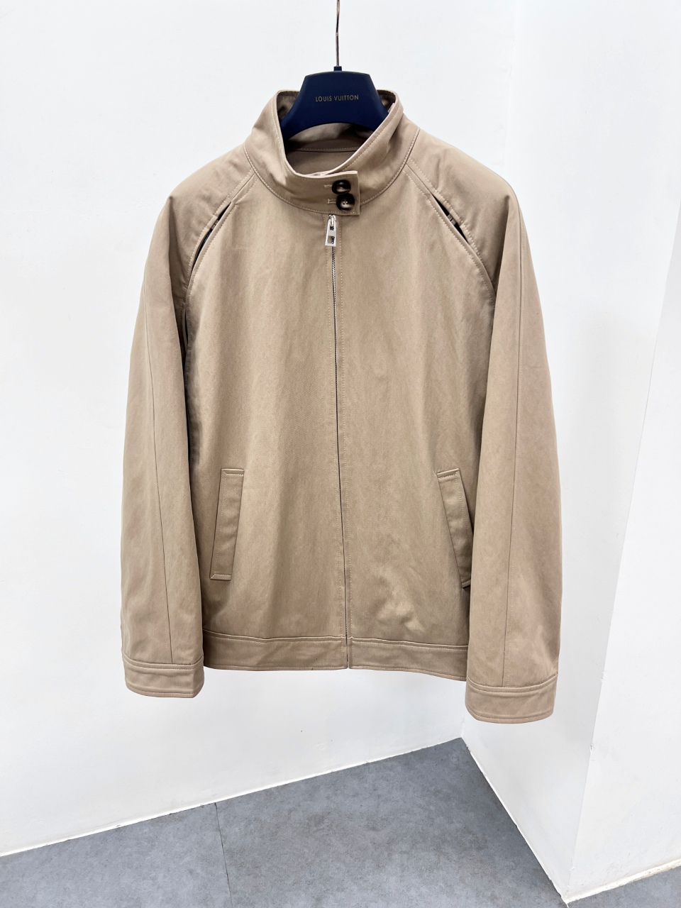 NO:940233,Brand Loewe Material Imported Fabric Technology Size 48-56 (special size customization),,loewe,Top Customize119860909品牌罗意威 材质进口面料 工艺 尺码48-56（特殊尺码定制）,,loewe,Top Customize1,Men's clothing