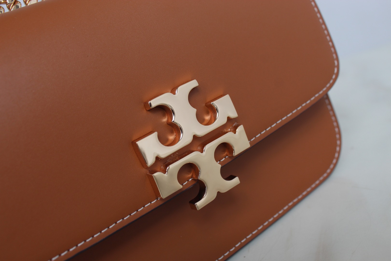 Tory Burch ToryBurch新款豆腐包Eleanor 链条单肩包 包款全新设计光滑金属饰件