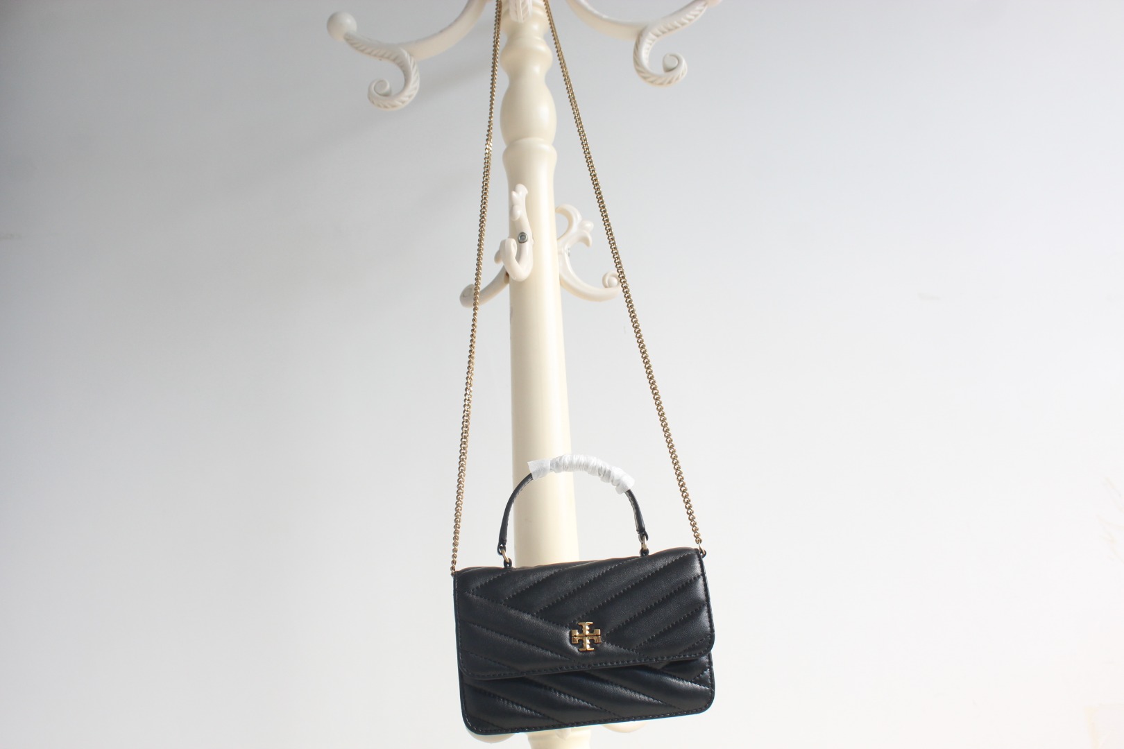 Tory Burch Tory Burch新款羊皮机车包 Kira手提链条包 选用柔软的羊皮材质 人字纹绗缝设计