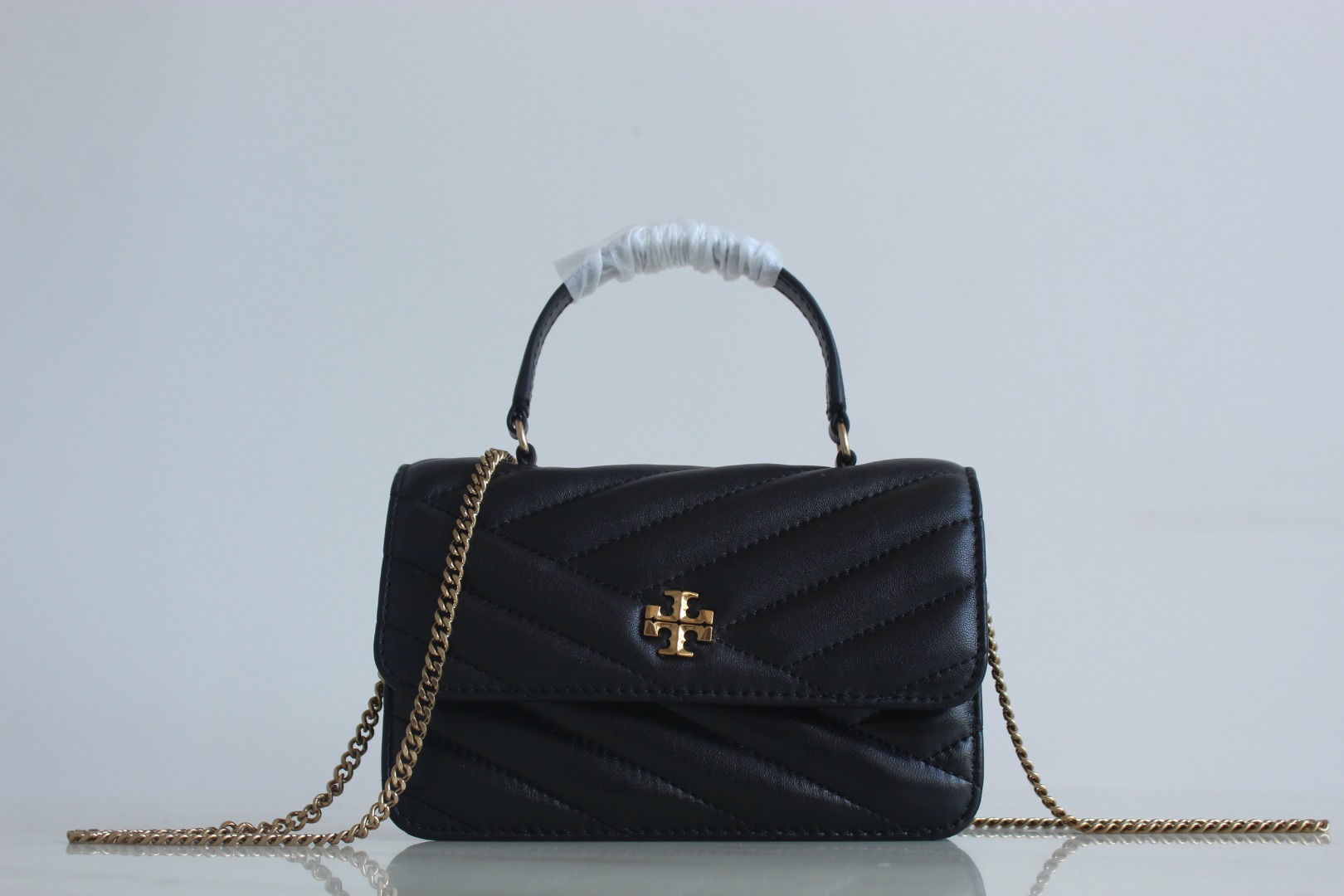 Tory Burch Tory Burch新款羊皮机车包 Kira手提链条包 选用柔软的羊皮材质 人字纹绗缝设计