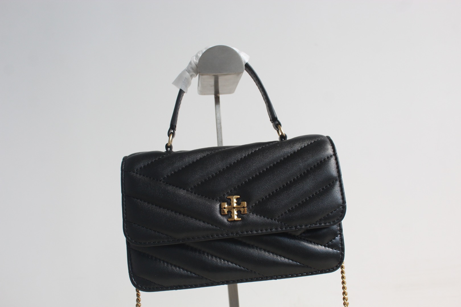Tory Burch Tory Burch新款羊皮机车包 Kira手提链条包 选用柔软的羊皮材质 人字纹绗缝设计