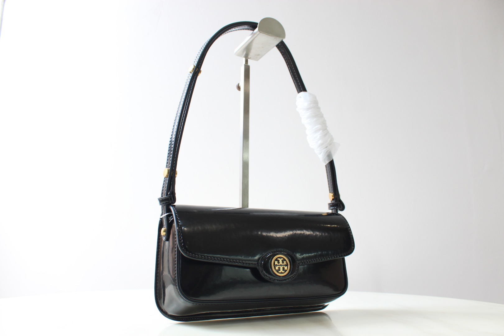 Tory Burch ToryBurch新款法棍包 Robinson系列漆皮单肩包 手袋廓形 百搭 适合日常使用