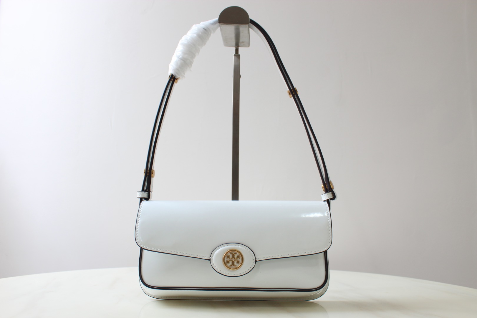 Tory Burch ToryBurch新款法棍包 Robinson系列漆皮单肩包 手袋廓形 百搭 适合日常使用