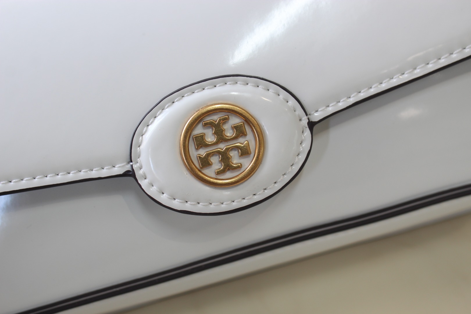 Tory Burch ToryBurch新款法棍包 Robinson系列漆皮单肩包 手袋廓形 百搭 适合日常使用