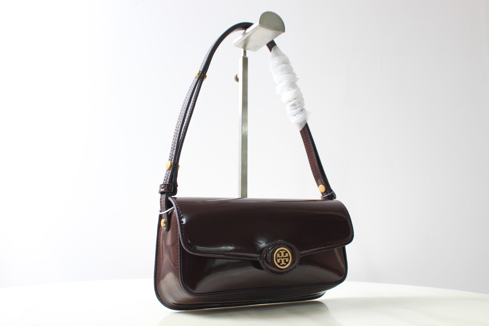 Tory Burch 酒红 ToryBurch新款法棍包 Robinson系列漆皮单肩包 手袋廓形 百搭