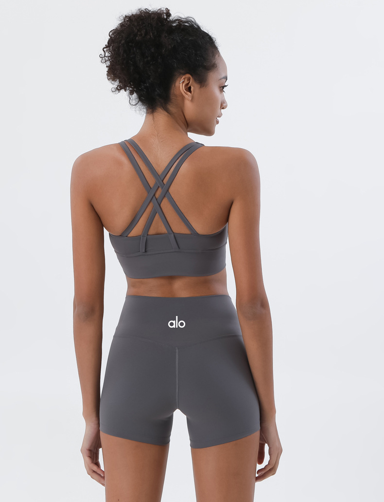 Alo Airlift shorts training gray