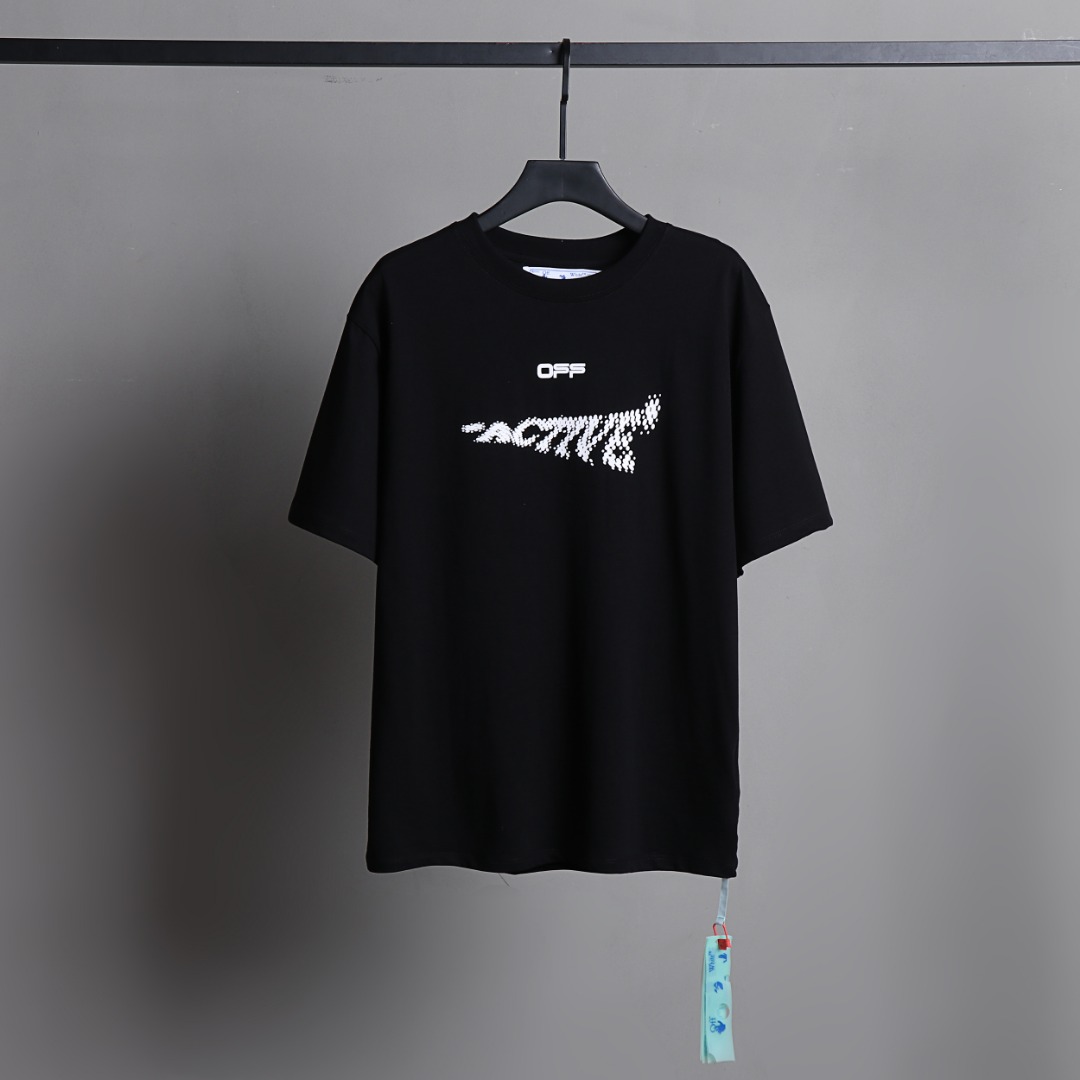 Off-White 7 étoiles
 Vêtements T-Shirt Noir Blanc Manches courtes