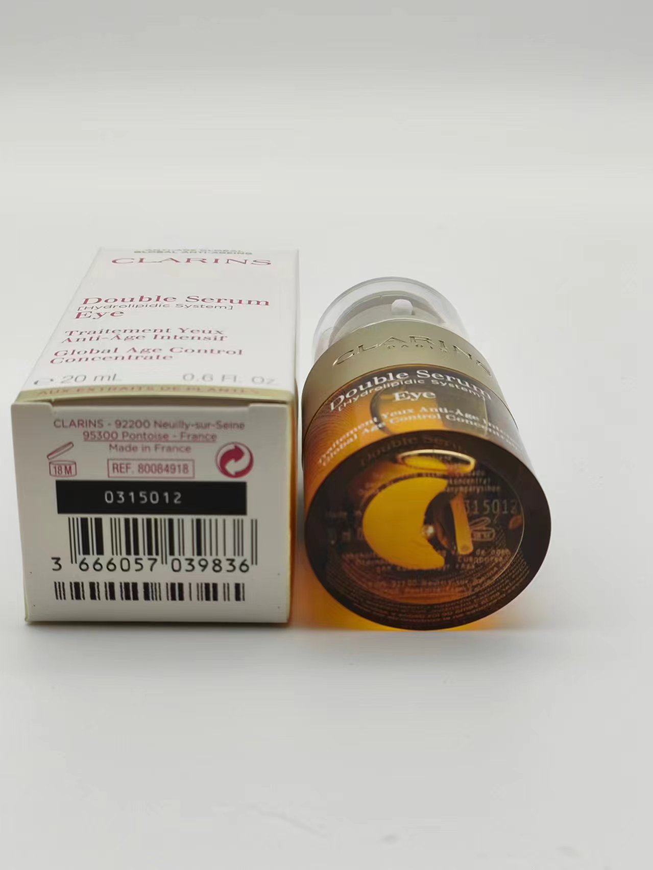 一比一/35💰
娇韵诗双萃眼霜20ml！挤出来和双萃精华一样是两种质地，淡化眼纹 黑眼圈，眼部抗衰老，眼部保湿，提亮眼周，质地轻薄好吸收～