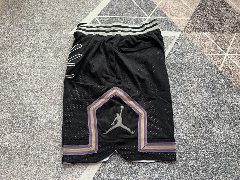 Mitchell & Ness x Just Don Chicago Bulls Jordan Embroidery Basketball Shorts - 图片 3