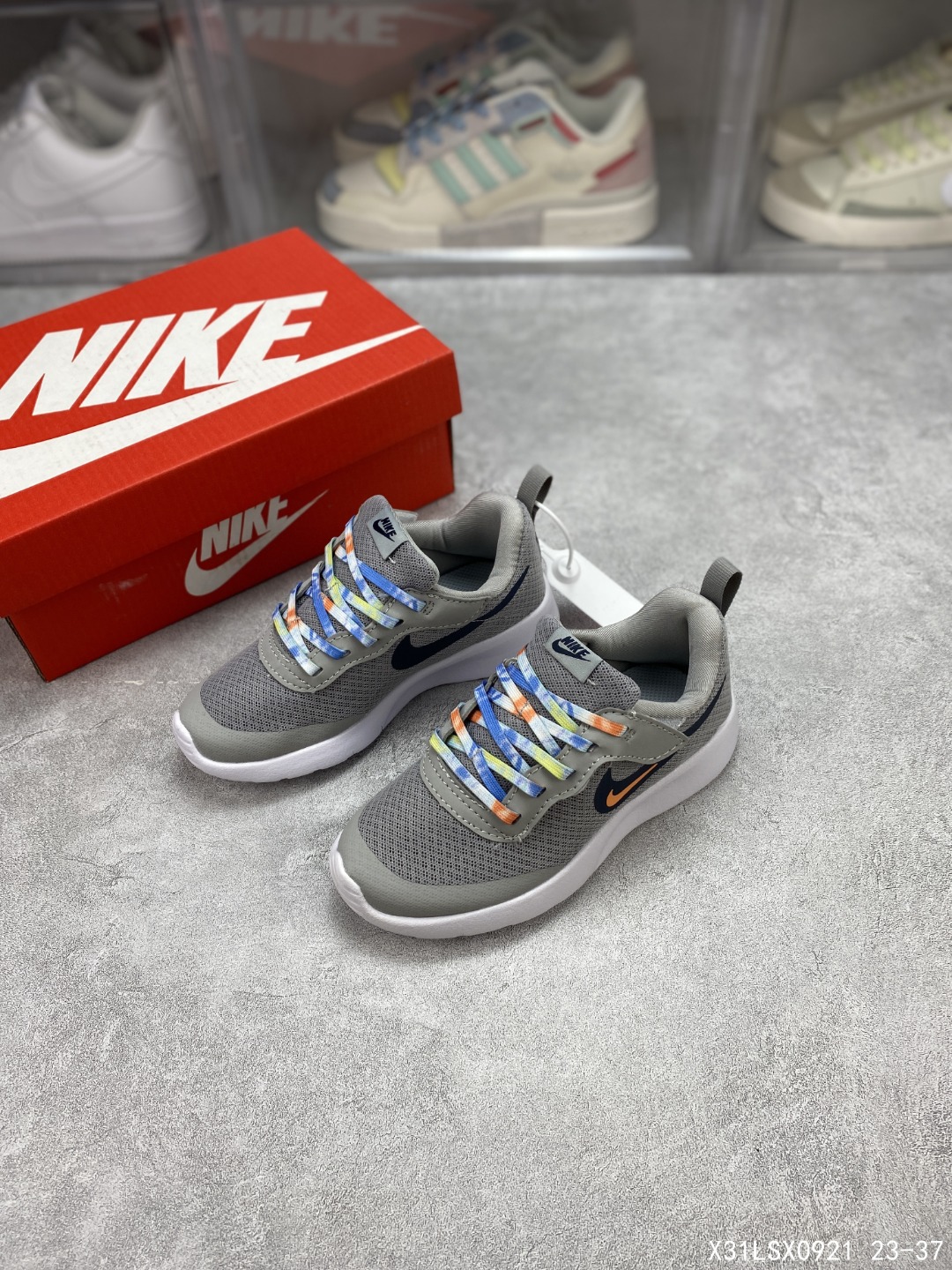 🈴️ Nike/耐克 童鞋 超轻量泡棉中底，客供原厂呼吸透气网面❗️北美市场最为畅销款式，瞩目造型，简约风范❗️耐克Nike Tanjun伦敦系列简约休闲情侣缓震轻便百搭跑步鞋。 类型：童鞋 #X31LSX0921 23-37 尺码：23 24 25 26 27 28 29 30 31 32 33 34 35 36 37-选品中心