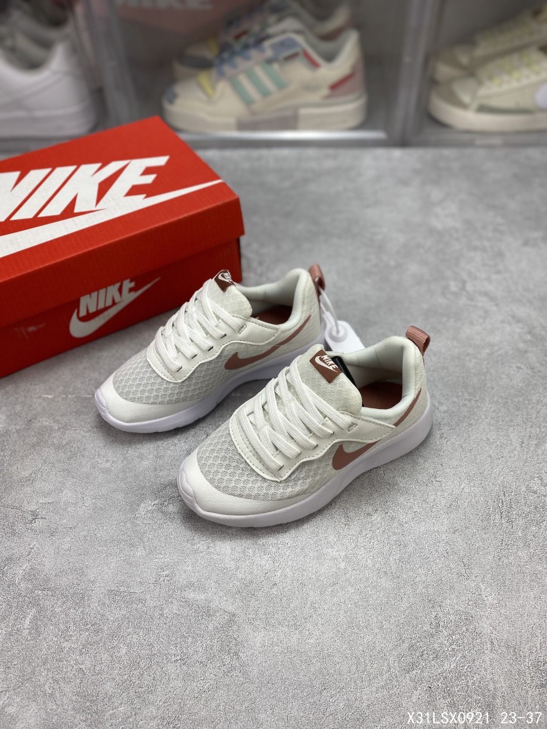 图片[2]-🈴️ Nike/耐克 童鞋 超轻量泡棉中底，客供原厂呼吸透气网面❗️北美市场最为畅销款式，瞩目造型，简约风范❗️耐克Nike Tanjun伦敦系列简约休闲情侣缓震轻便百搭跑步鞋。 类型：童鞋 #X31LSX0921 23-37 尺码：23 24 25 26 27 28 29 30 31 32 33 34 35 36 37-选品中心