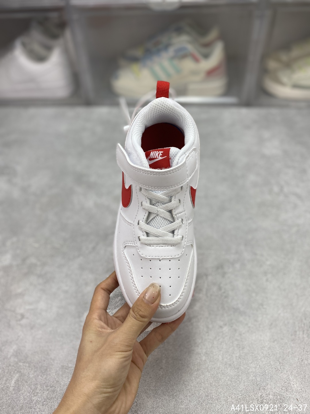 图片[2]-【童鞋🎉开学季耐克童鞋🎉开学季 Nike Court Borough Low 2 低帮小AJ1百搭透气休闲运动板鞋儿童运动篮球鞋 婴童魔术贴运动童鞋🎉开学季，助力小宝贝开启新征程。该鞋款伴孩子尽情畅玩，鞋面和外底采用经久耐穿的材料，搭配便于穿脱的固定带设计，演绎经典外观。匠心鞋头和中足设计，为小脚丫营造充裕空间，令孩子畅享非凡舒适的日常穿着体验。弹性鞋带，魔术贴粘扣式固定带，双缝线细节。 #A41LSX0921 24-37 类型：儿童鞋🎉开学季 货号：BQ5451 尺码：24-37含半码-选品中心