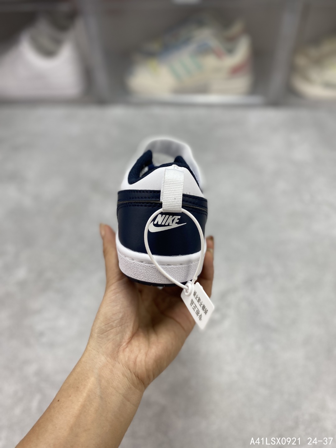 图片[7]-【童鞋🎉开学季耐克童鞋🎉开学季 Nike Court Borough Low 2 低帮小AJ1百搭透气休闲运动板鞋儿童运动篮球鞋 婴童魔术贴运动童鞋🎉开学季，助力小宝贝开启新征程。该鞋款伴孩子尽情畅玩，鞋面和外底采用经久耐穿的材料，搭配便于穿脱的固定带设计，演绎经典外观。匠心鞋头和中足设计，为小脚丫营造充裕空间，令孩子畅享非凡舒适的日常穿着体验。弹性鞋带，魔术贴粘扣式固定带，双缝线细节。 #A41LSX0921 24-37 类型：儿童鞋🎉开学季 货号：BQ5451 尺码：24-37含半码-选品中心