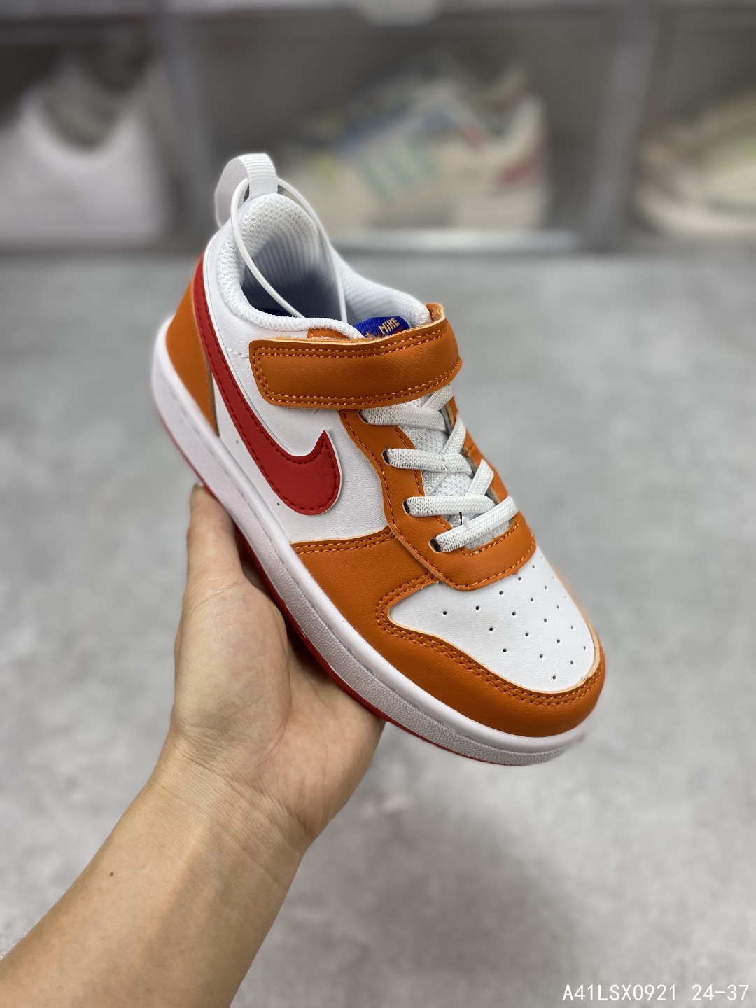 图片[4]-🈴️ 【童鞋🎉开学季耐克童鞋🎉开学季 Nike Court Borough Low 2 低帮小AJ1百搭透气休闲运动板鞋儿童运动篮球鞋 婴童魔术贴运动童鞋🎉开学季，助力小宝贝开启新征程。该鞋款伴孩子尽情畅玩，鞋面和外底采用经久耐穿的材料，搭配便于穿脱的固定带设计，演绎经典外观。匠心鞋头和中足设计，为小脚丫营造充裕空间，令孩子畅享非凡舒适的日常穿着体验。弹性鞋带，魔术贴粘扣式固定带，双缝线细节。 #A41LSX0921 24-37 类型：儿童鞋🎉开学季 货号：BQ5451 尺码：24-37含半码-选品中心