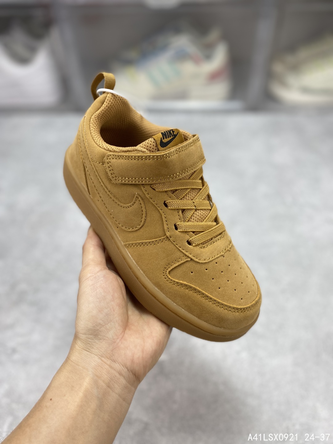 图片[8]-🈴️ 【童鞋🎉开学季耐克童鞋🎉开学季 Nike Court Borough Low 2 低帮小AJ1百搭透气休闲运动板鞋儿童运动篮球鞋 婴童魔术贴运动童鞋🎉开学季，助力小宝贝开启新征程。该鞋款伴孩子尽情畅玩，鞋面和外底采用经久耐穿的材料，搭配便于穿脱的固定带设计，演绎经典外观。匠心鞋头和中足设计，为小脚丫营造充裕空间，令孩子畅享非凡舒适的日常穿着体验。弹性鞋带，魔术贴粘扣式固定带，双缝线细节。 #A41LSX0921 24-37 类型：儿童鞋🎉开学季 货号：BQ5451 尺码：24-37含半码-选品中心