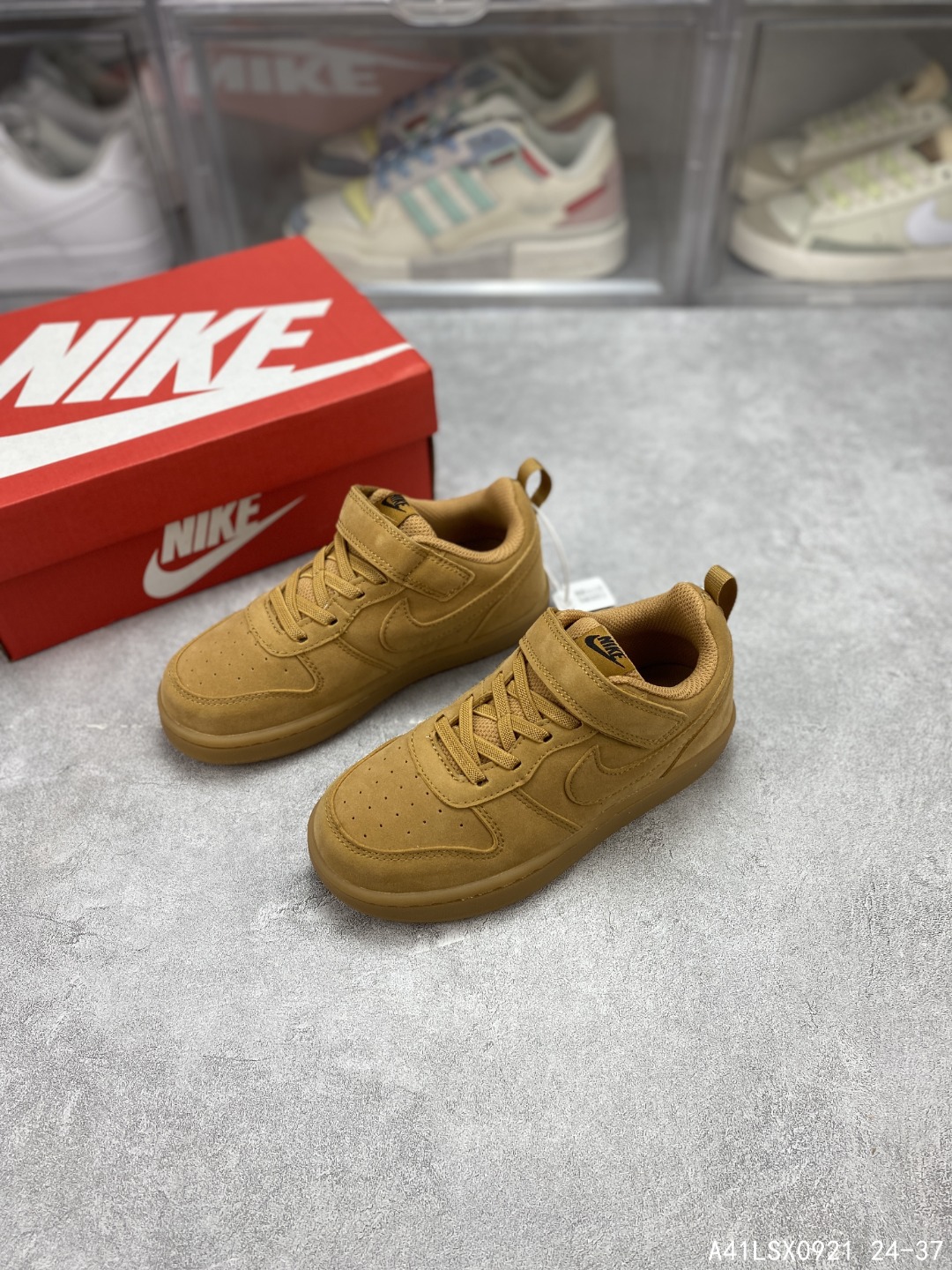 图片[9]-🈴️ 【童鞋🎉开学季耐克童鞋🎉开学季 Nike Court Borough Low 2 低帮小AJ1百搭透气休闲运动板鞋儿童运动篮球鞋 婴童魔术贴运动童鞋🎉开学季，助力小宝贝开启新征程。该鞋款伴孩子尽情畅玩，鞋面和外底采用经久耐穿的材料，搭配便于穿脱的固定带设计，演绎经典外观。匠心鞋头和中足设计，为小脚丫营造充裕空间，令孩子畅享非凡舒适的日常穿着体验。弹性鞋带，魔术贴粘扣式固定带，双缝线细节。 #A41LSX0921 24-37 类型：儿童鞋🎉开学季 货号：BQ5451 尺码：24-37含半码-选品中心