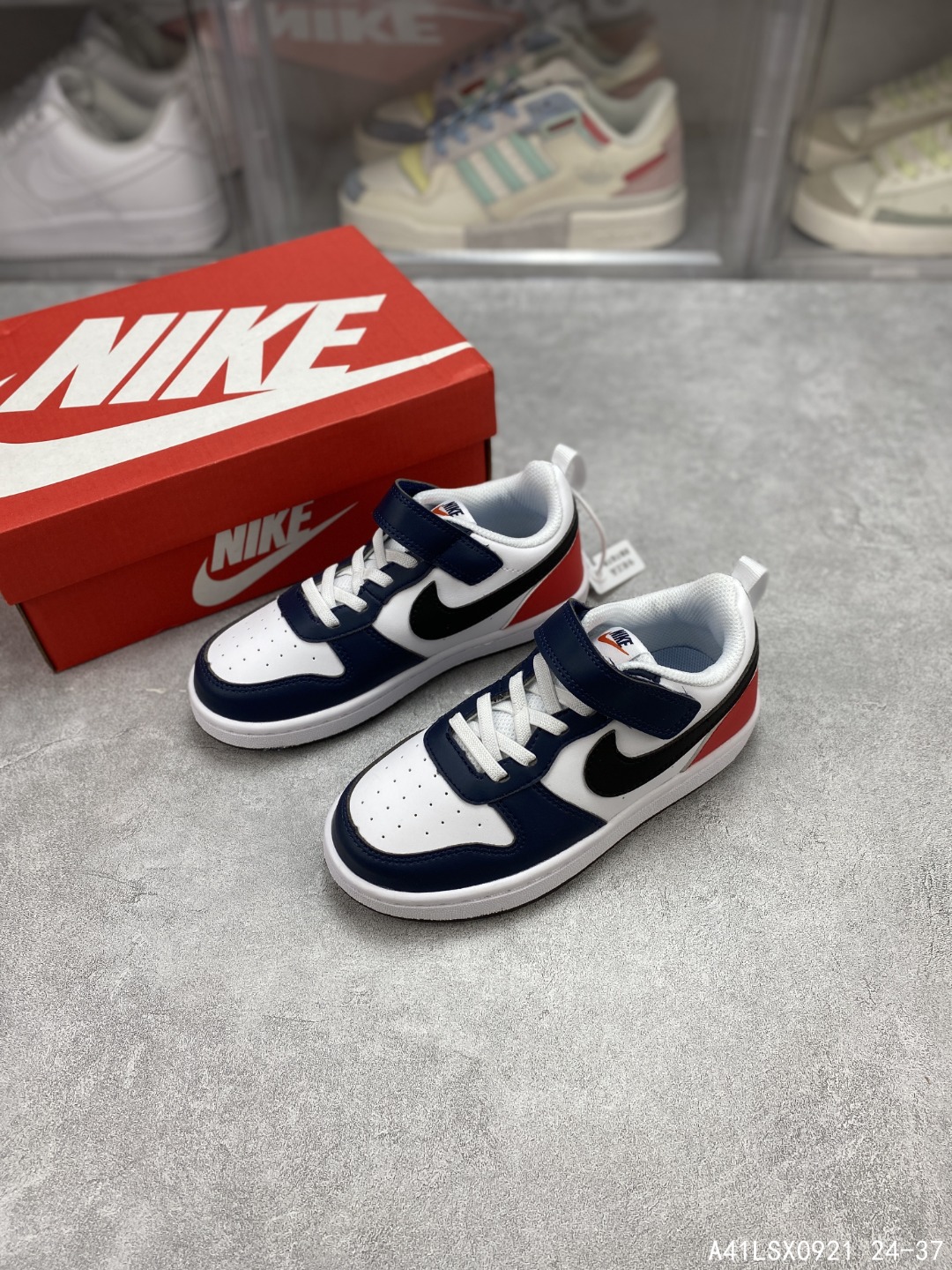 图片[3]-🈴️ 【童鞋🎉开学季耐克童鞋🎉开学季 Nike Court Borough Low 2 低帮小AJ1百搭透气休闲运动板鞋儿童运动篮球鞋 婴童魔术贴运动童鞋🎉开学季，助力小宝贝开启新征程。该鞋款伴孩子尽情畅玩，鞋面和外底采用经久耐穿的材料，搭配便于穿脱的固定带设计，演绎经典外观。匠心鞋头和中足设计，为小脚丫营造充裕空间，令孩子畅享非凡舒适的日常穿着体验。弹性鞋带，魔术贴粘扣式固定带，双缝线细节。 #A41LSX0921 24-37 类型：儿童鞋🎉开学季 货号：BQ5451 尺码：24-37含半码-选品中心