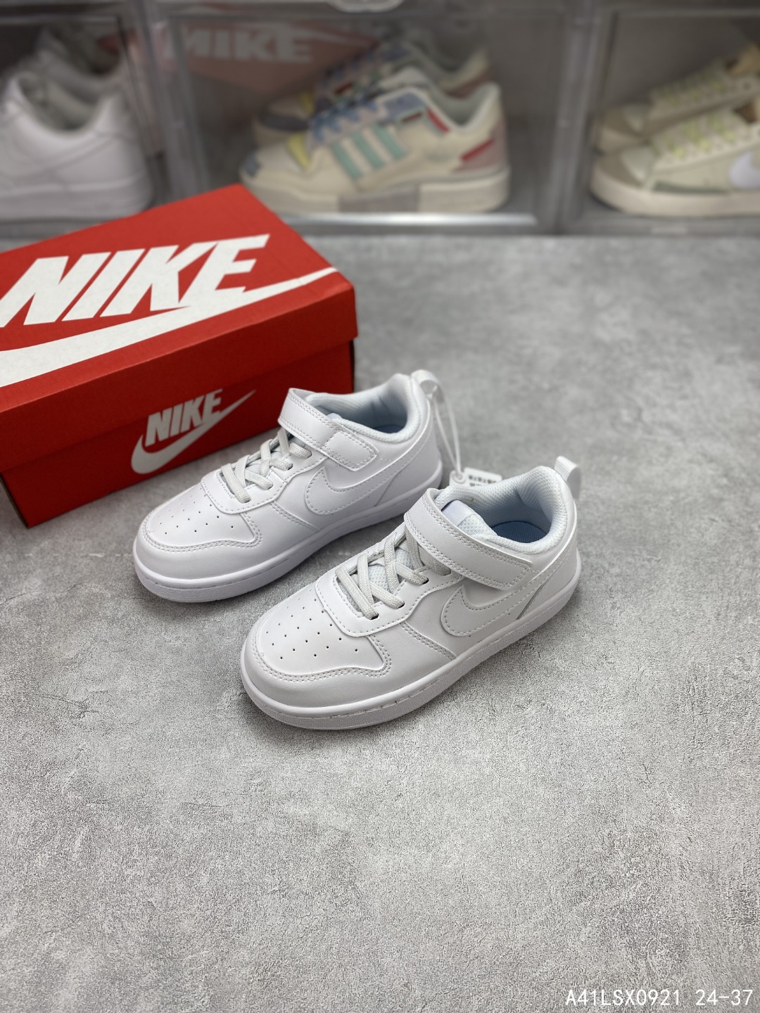 图片[5]-🈴️ 【童鞋🎉开学季耐克童鞋🎉开学季 Nike Court Borough Low 2 低帮小AJ1百搭透气休闲运动板鞋儿童运动篮球鞋 婴童魔术贴运动童鞋🎉开学季，助力小宝贝开启新征程。该鞋款伴孩子尽情畅玩，鞋面和外底采用经久耐穿的材料，搭配便于穿脱的固定带设计，演绎经典外观。匠心鞋头和中足设计，为小脚丫营造充裕空间，令孩子畅享非凡舒适的日常穿着体验。弹性鞋带，魔术贴粘扣式固定带，双缝线细节。 #A41LSX0921 24-37 类型：儿童鞋🎉开学季 货号：BQ5451 尺码：24-37含半码-选品中心