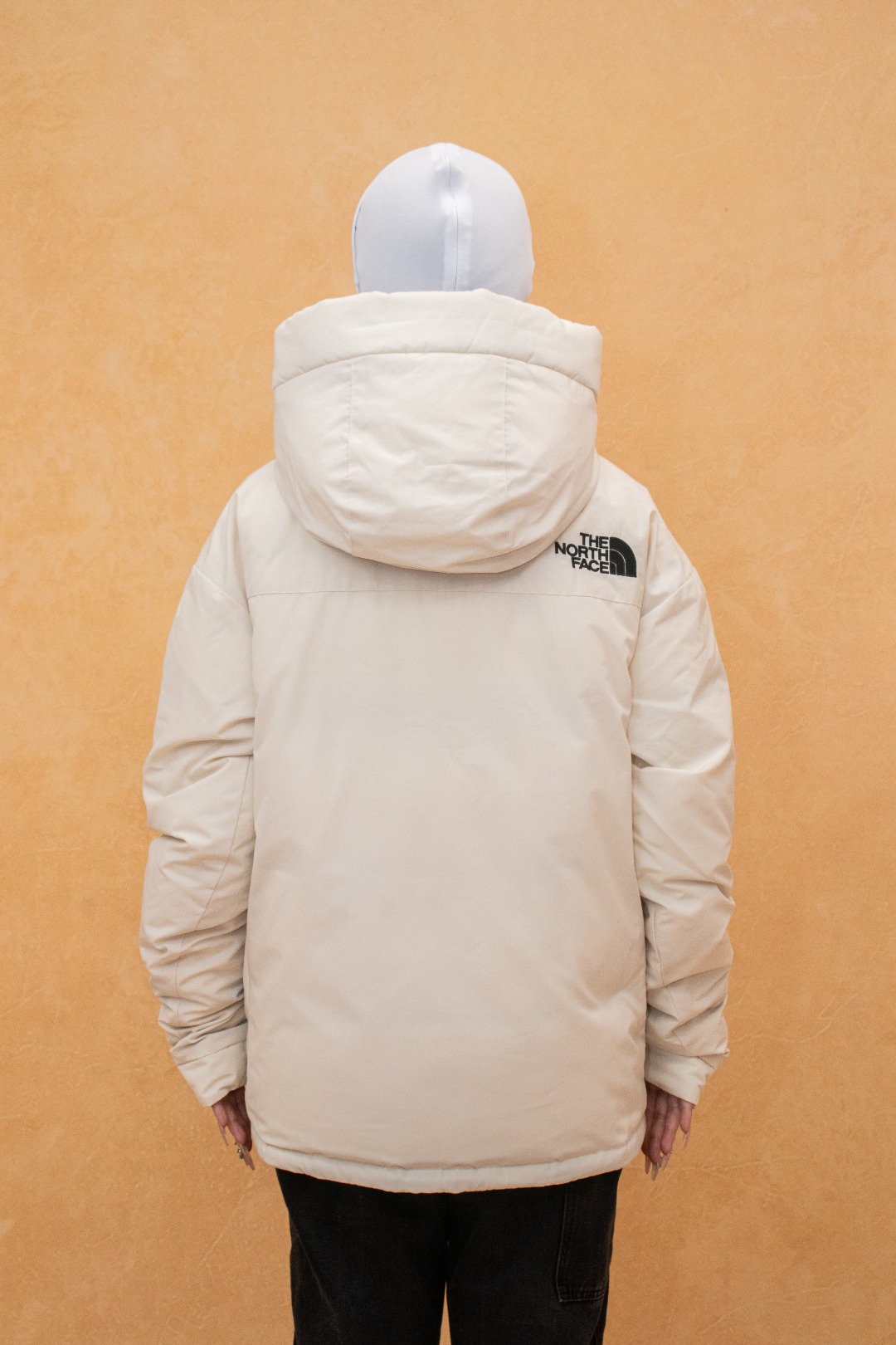 💰540 TheNorthFace丨徽标工装系列羽绒服
这款是THE NORTH FACE 巅峰之作,高端于任何一款北面羽绒服,也是户外的登山系列,爆炸厚实,一般是在户外极寒天气穿着,基本上可以抵御零下几十度的严寒了,工艺十分复杂,并非单纯一件羽绒服那么简单,保暖程度不输大鹅,今年冬天一定需要这样一件厚实的过冬。
面料+特点:
✅ 采用经联盟RDS认证的高品质鹅绒填充,轻便不厚重且压缩后的蓬松度恢复性好。( R·D·S不含任何不必要的动物伤害生产工序,从550蓬到950蓬不等,压缩性和温度重量也是衡量高品质,高填充度鹅线要指标)
✅单件成品1公斤以上,但是没有任何负重感,超级轻便,鹅绒广泛用于滑雪服,防寒服。
✅原厂高密度户外防水材质,防风耐磨,防撕裂面料。
✅ 里布380T最高标准,绝不跑绒,透气性极佳
✅ 原版辅料五金全部原厂定做,100%还原复刻品质!
✅多功能口袋,方便使用
✅内里两侧印有保养清洗说明和衣服解释
✅胸前贴饰有橡胶徽标logo
✅领口部分有防寒绒布,紧贴头颈,舒适又保暖
✅ 原版辅料五金全部原厂定做,100%还原复刻品质,背部有内置网口袋
✅ YKK吉田ISO9000品质顶级ZP拉链
工艺: 宽松版型,上身休闲舒适,为冬季户外提供保暖呵护,保暖性出色,穿着轻便不厚重。防潮,不易变形 ,容易清洁打理等特点,工艺成本极高