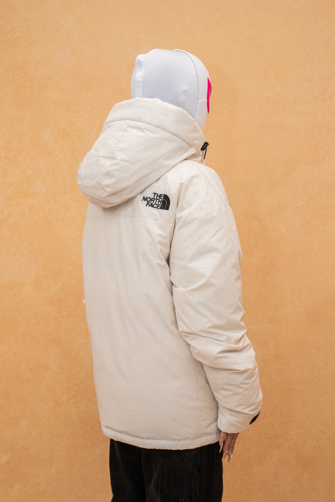 💰540 TheNorthFace丨徽标工装系列羽绒服
这款是THE NORTH FACE 巅峰之作,高端于任何一款北面羽绒服,也是户外的登山系列,爆炸厚实,一般是在户外极寒天气穿着,基本上可以抵御零下几十度的严寒了,工艺十分复杂,并非单纯一件羽绒服那么简单,保暖程度不输大鹅,今年冬天一定需要这样一件厚实的过冬。
面料+特点:
✅ 采用经联盟RDS认证的高品质鹅绒填充,轻便不厚重且压缩后的蓬松度恢复性好。( R·D·S不含任何不必要的动物伤害生产工序,从550蓬到950蓬不等,压缩性和温度重量也是衡量高品质,高填充度鹅线要指标)
✅单件成品1公斤以上,但是没有任何负重感,超级轻便,鹅绒广泛用于滑雪服,防寒服。
✅原厂高密度户外防水材质,防风耐磨,防撕裂面料。
✅ 里布380T最高标准,绝不跑绒,透气性极佳
✅ 原版辅料五金全部原厂定做,100%还原复刻品质!
✅多功能口袋,方便使用
✅内里两侧印有保养清洗说明和衣服解释
✅胸前贴饰有橡胶徽标logo
✅领口部分有防寒绒布,紧贴头颈,舒适又保暖
✅ 原版辅料五金全部原厂定做,100%还原复刻品质,背部有内置网口袋
✅ YKK吉田ISO9000品质顶级ZP拉链
工艺: 宽松版型,上身休闲舒适,为冬季户外提供保暖呵护,保暖性出色,穿着轻便不厚重。防潮,不易变形 ,容易清洁打理等特点,工艺成本极高