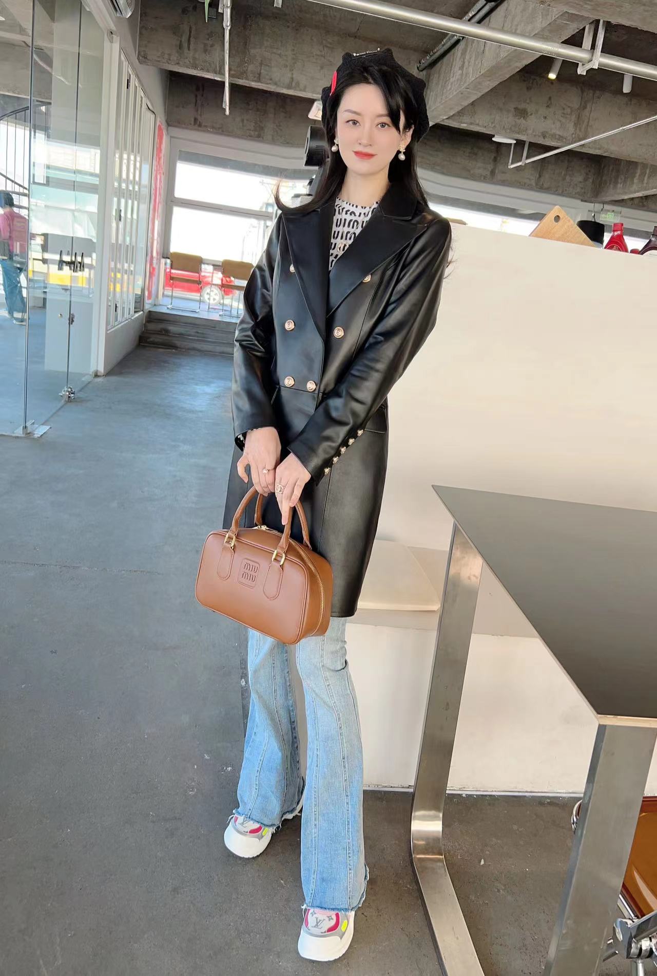 High-End Female Suit: Sheep Skin, Lion Head Metal Button, Cash-Back Design, Various Sizes - 图片 1
