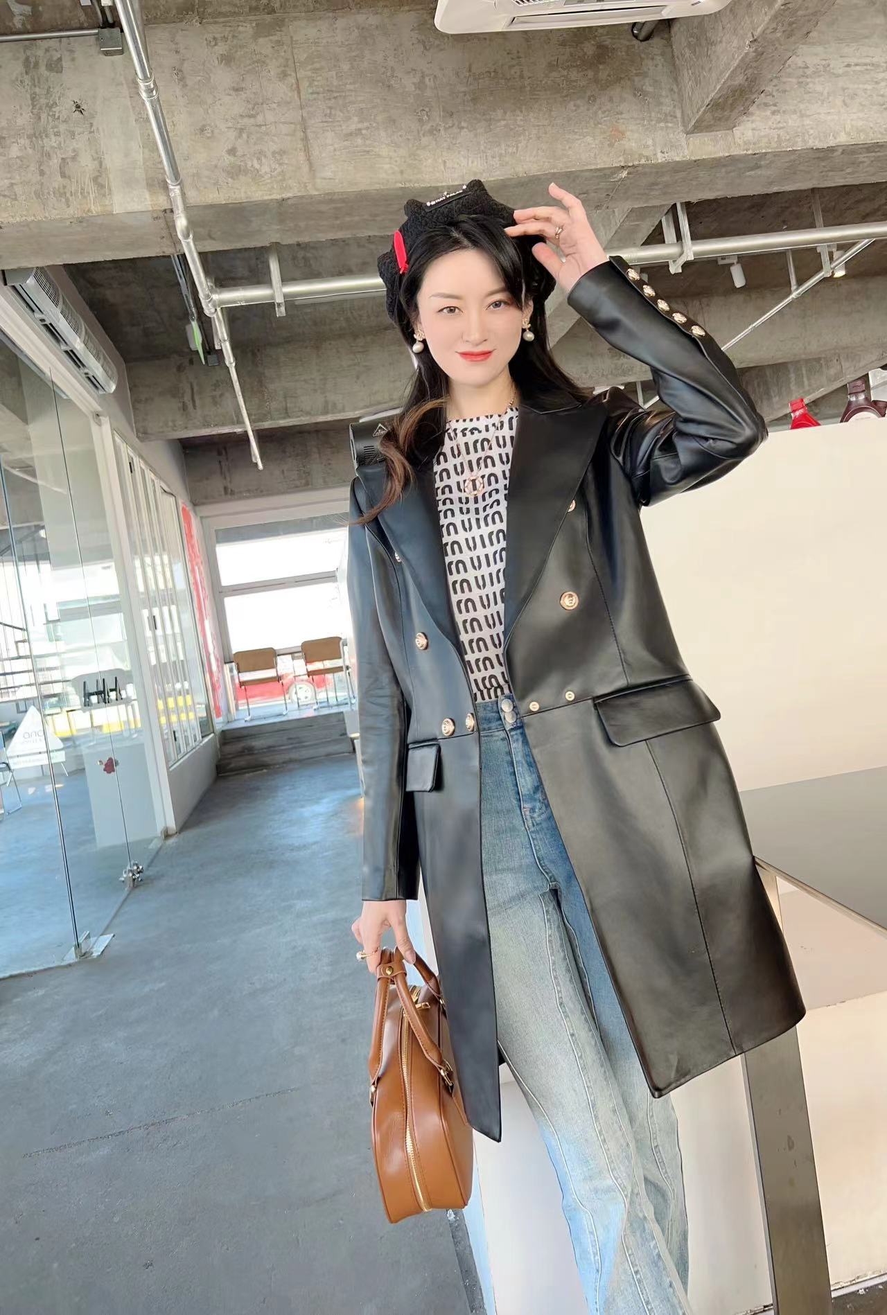 High-End Female Suit: Sheep Skin, Lion Head Metal Button, Cash-Back Design, Various Sizes - 图片 3