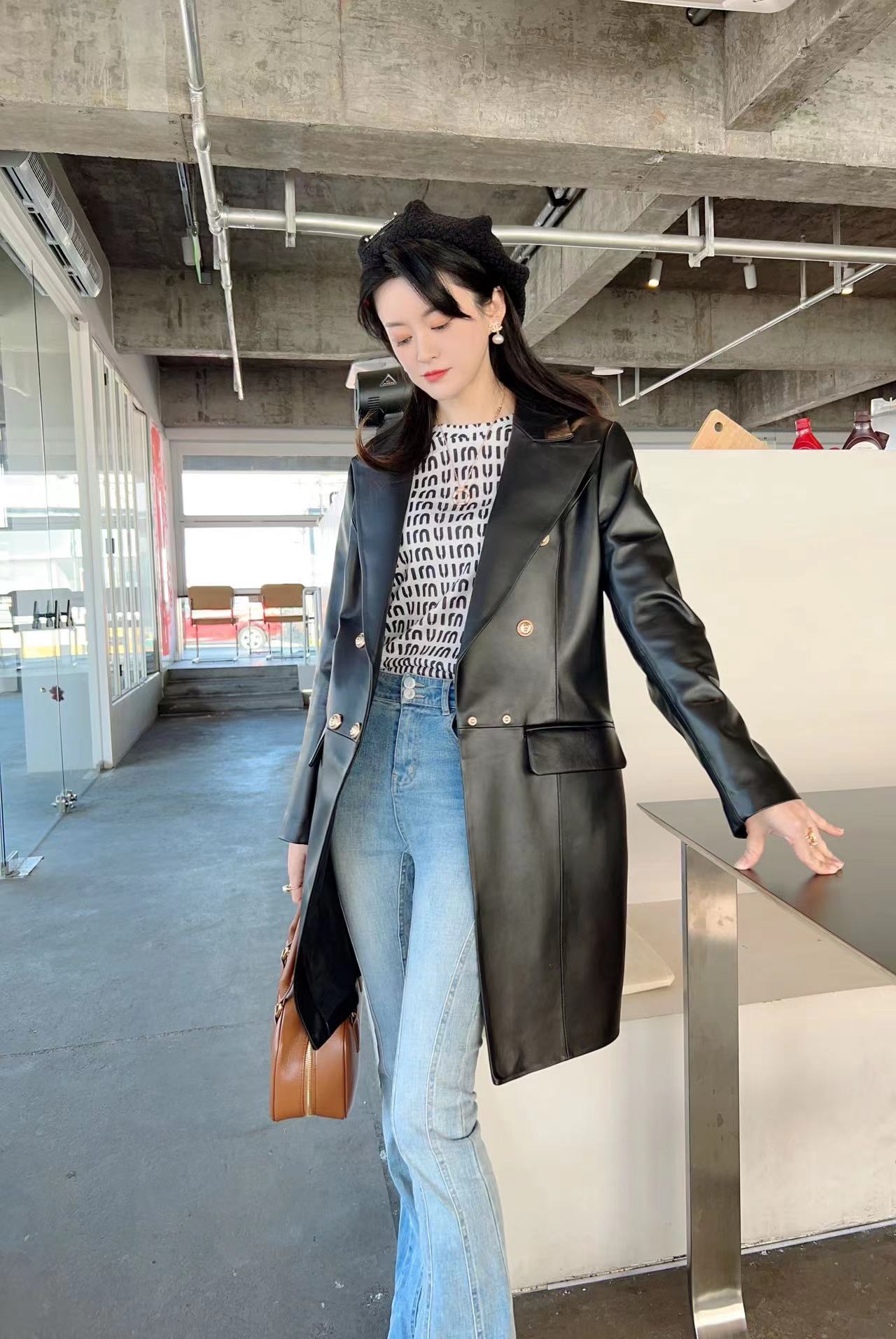 High-End Female Suit: Sheep Skin, Lion Head Metal Button, Cash-Back Design, Various Sizes - 图片 4