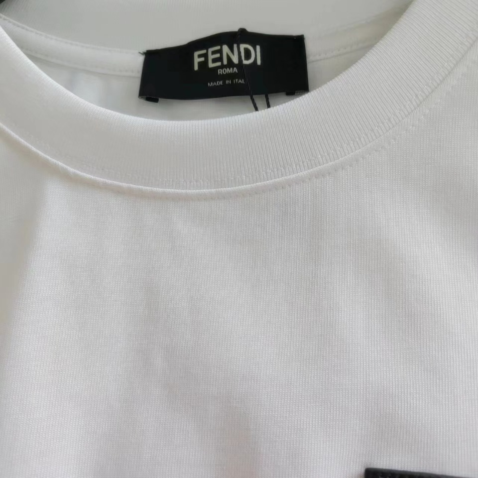 细节图 Fendi/芬迪 拉链皮章短袖T恤