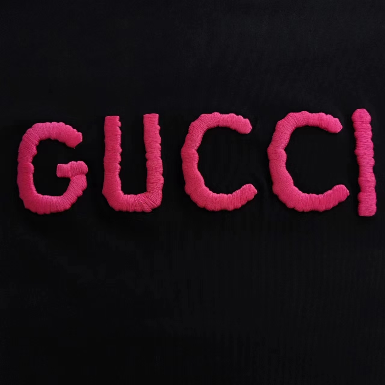 实拍细节图 +尺码表 GUCCI/古驰 粉色LOGO刺绣圆领短袖