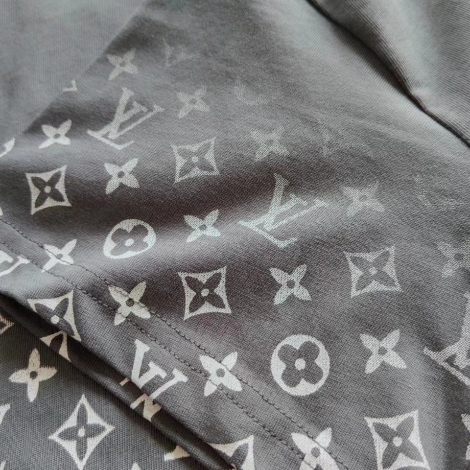实拍细节图 +尺码表 路易威登/Louis Vuitton 老花渐变满印logo圆领短袖T恤