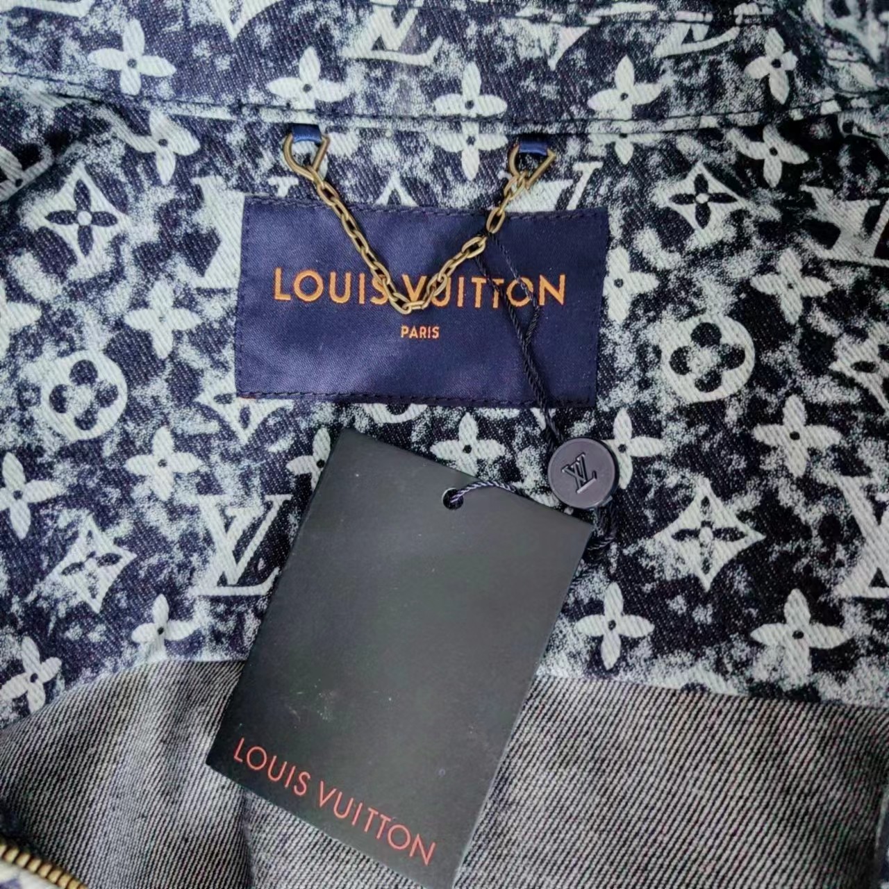 实拍细节图+细节图 Louis Vuitton/路易威登 23Fw 满印扎染波光老花牛仔工装夹克