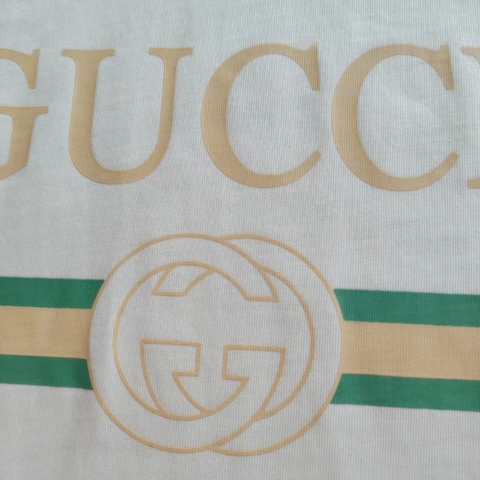 130 实拍细节图 +尺码表 GUCCI 古驰 经典logo烫金印花圆领T恤