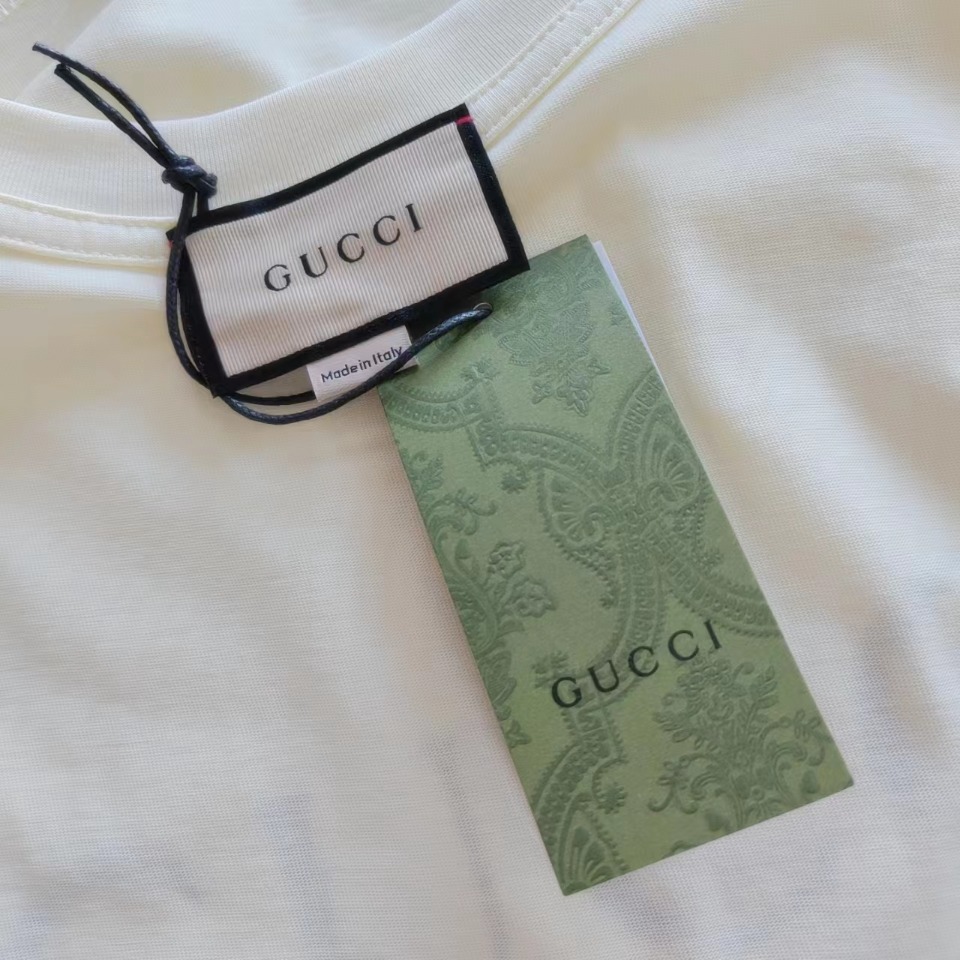 130 实拍细节图 +尺码表 GUCCI 古驰 经典logo烫金印花圆领T恤