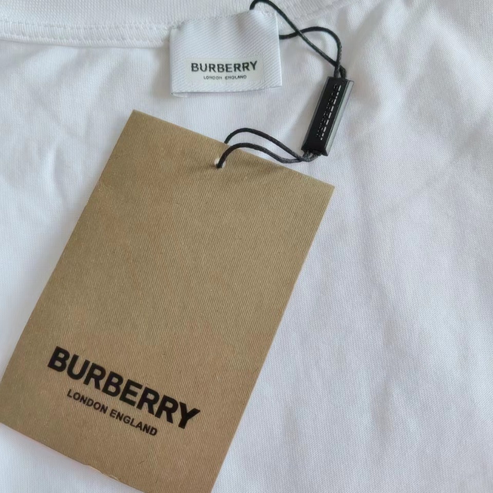 实拍细节图+细节图 Burberry巴宝莉 24SS夏季战马绣花LOGO短袖