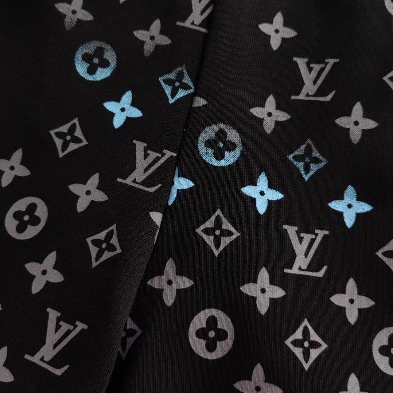 实拍细节图 +尺码表 Louis Vuitton/路易威登 24SS百搭立体迷彩logo印花短裤