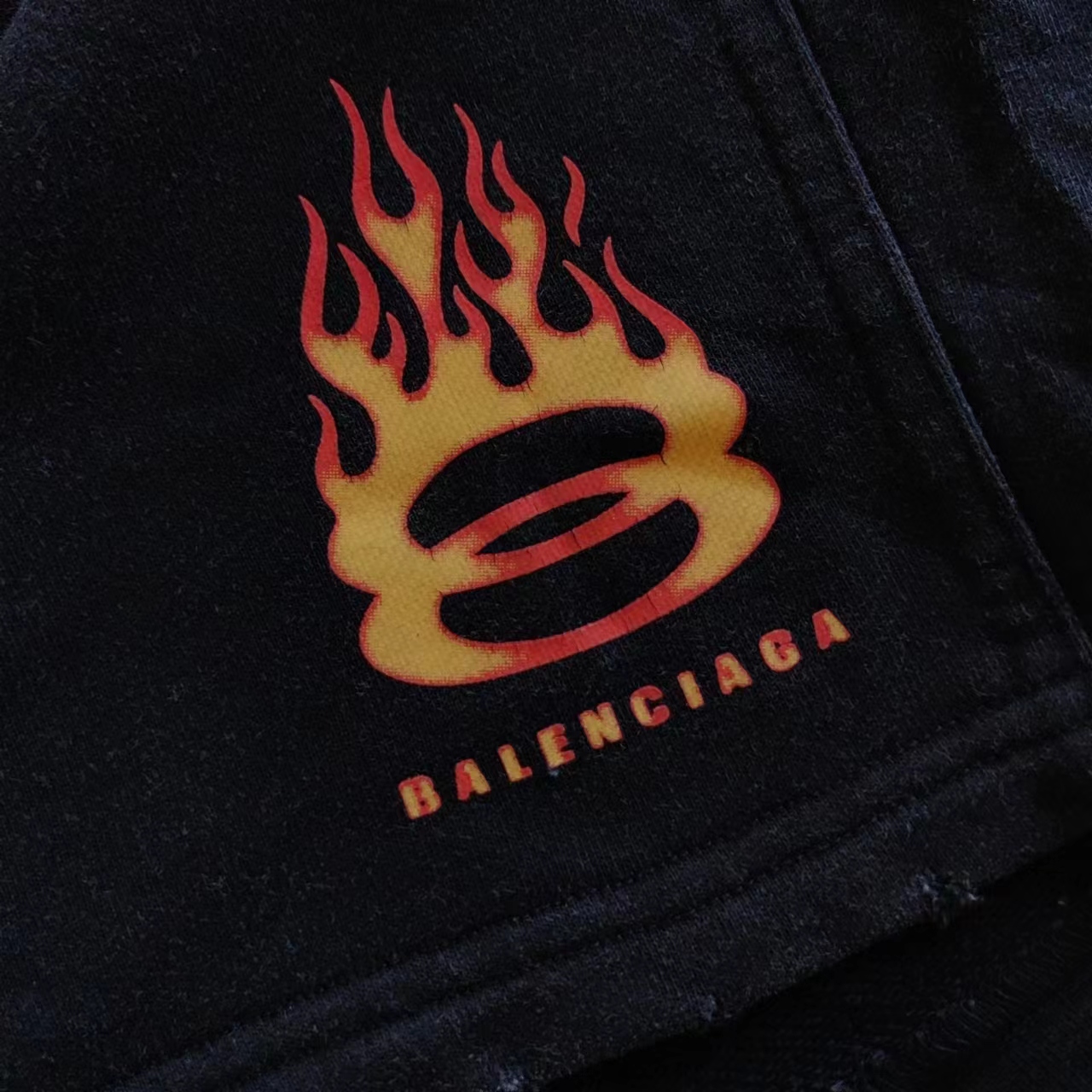 实拍细节图+细节图 巴黎世家Balenciagg 双圈火焰logo印花短裤